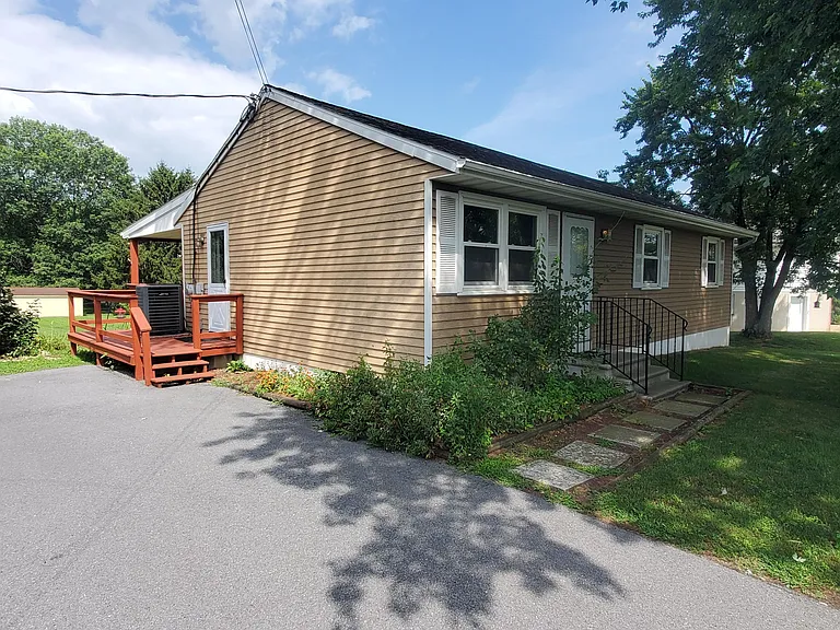 570 Guldin Rd — Photo 1