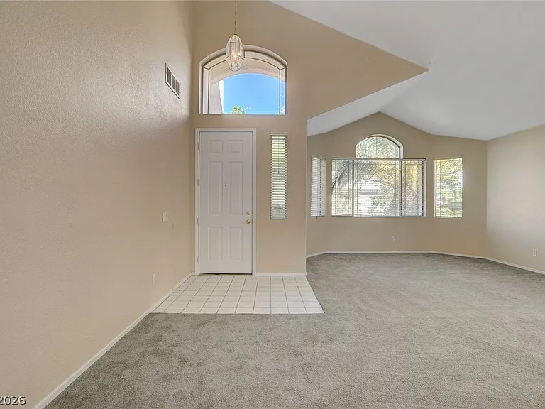 1209 Corona Valley St — Photo 2