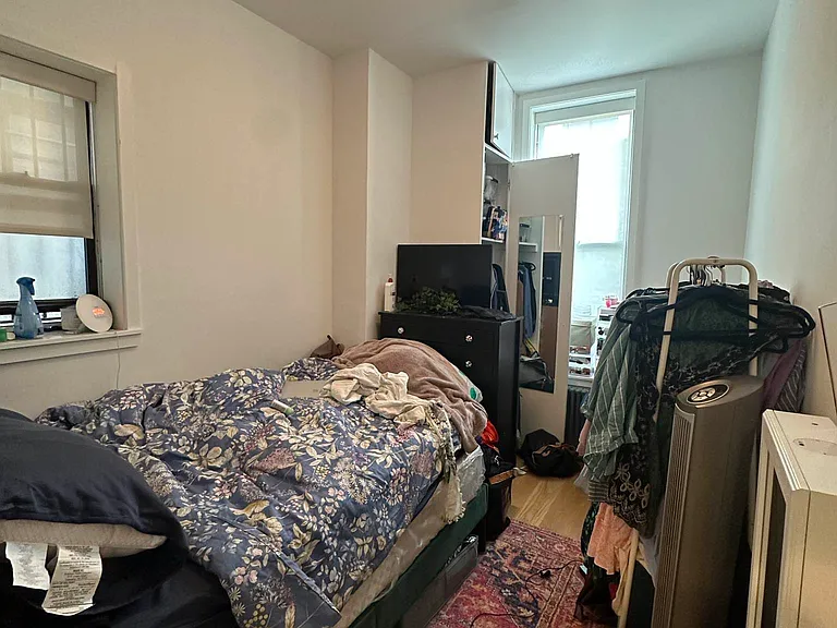 326 W 47th St #1B — Photo 7