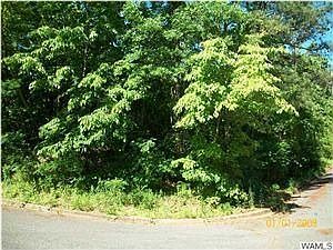 2nd image of 926 Parkhill Dr