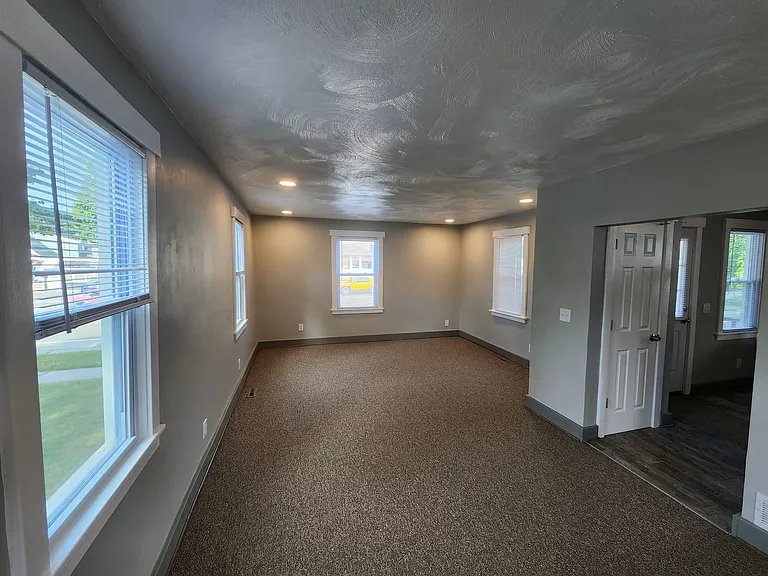 1815 N Goodman St — Photo 6