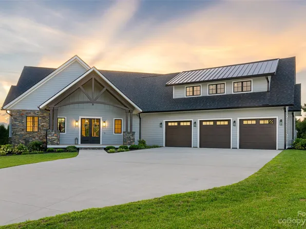 162 Skytop Farm Ln, Hendersonville, NC 28791