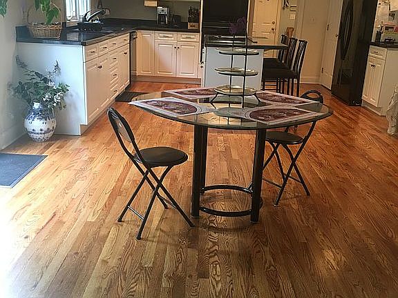 Kitchen and eat in area