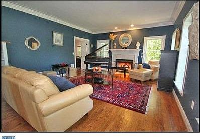 3rd image of 1065 S Wisteria Dr