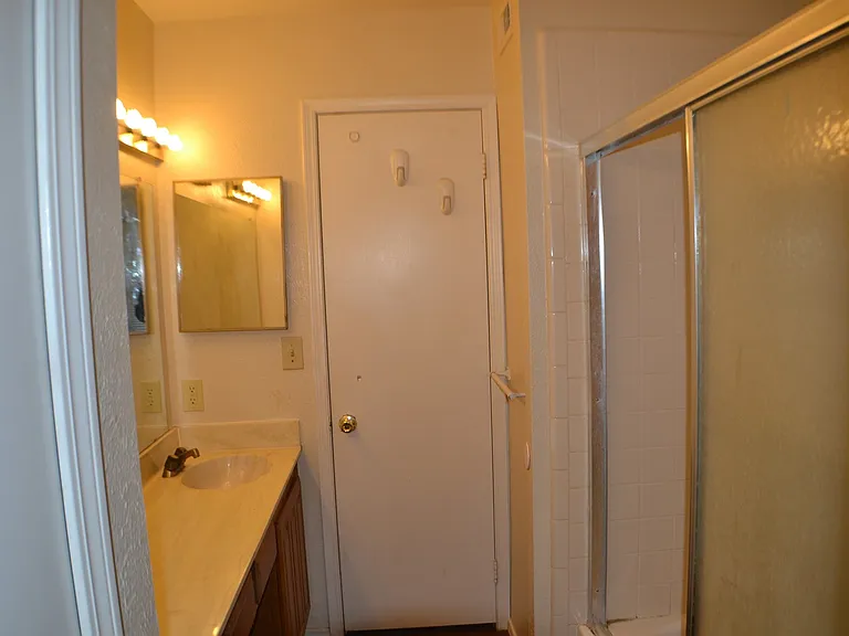 1515 Bandera Dr — Photo 7