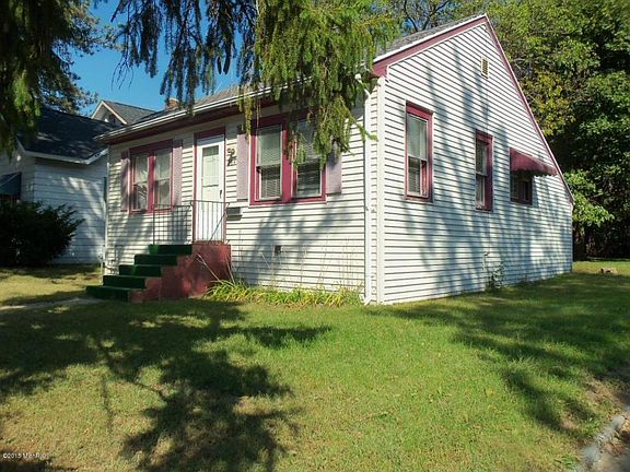 5th image of 284 Howland St