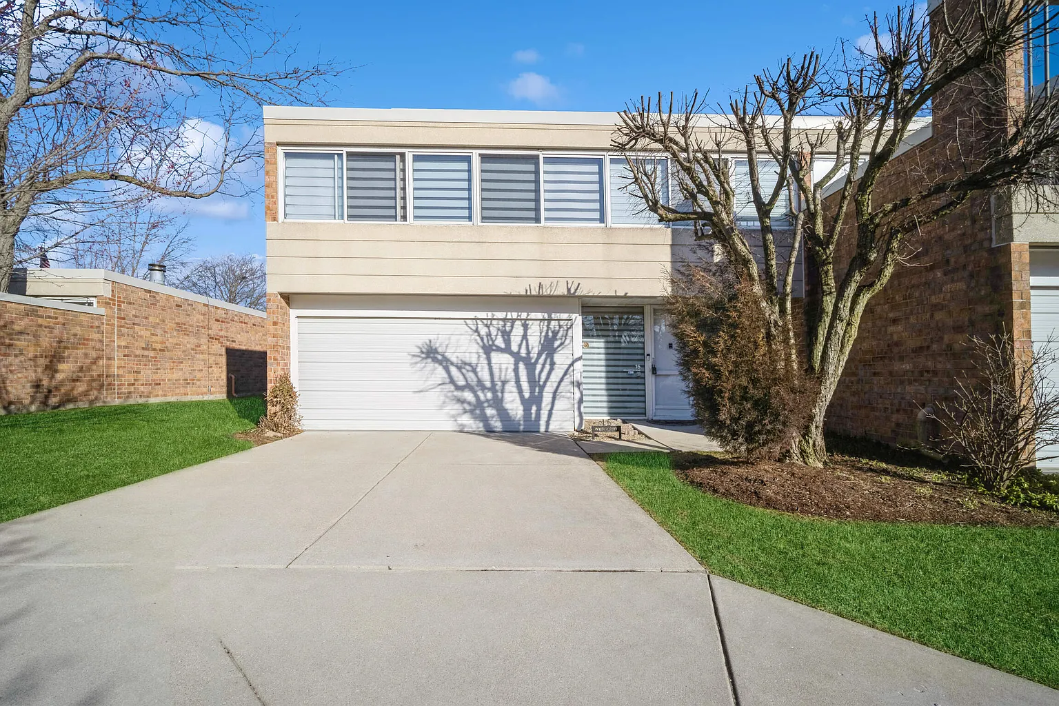 15 Wellington Rd photo 1