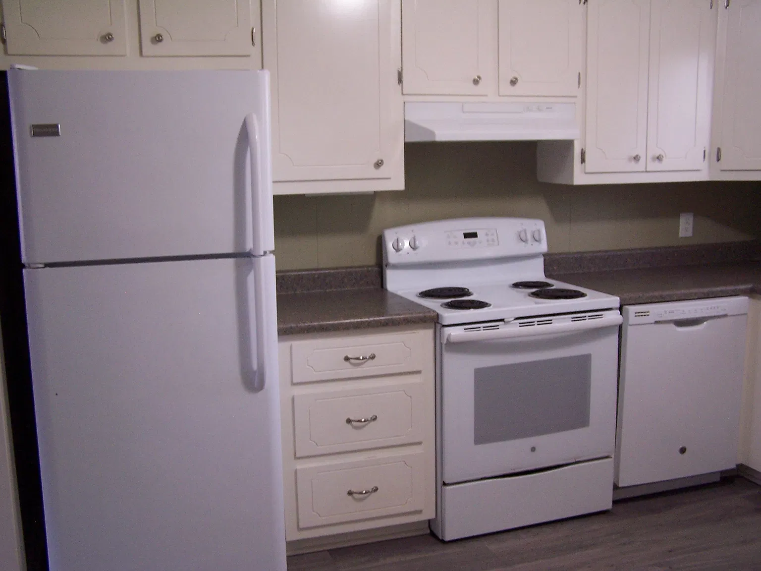 2 bed, 950 sqft, $1,180 — Photo 3