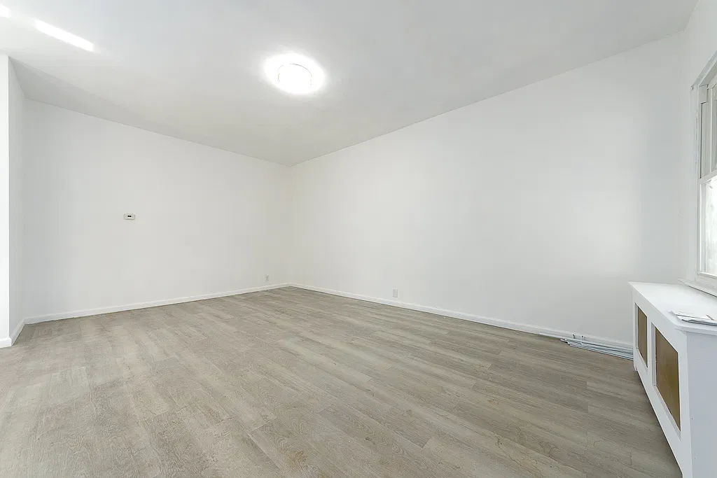 470 East 40th Street — Photo 2