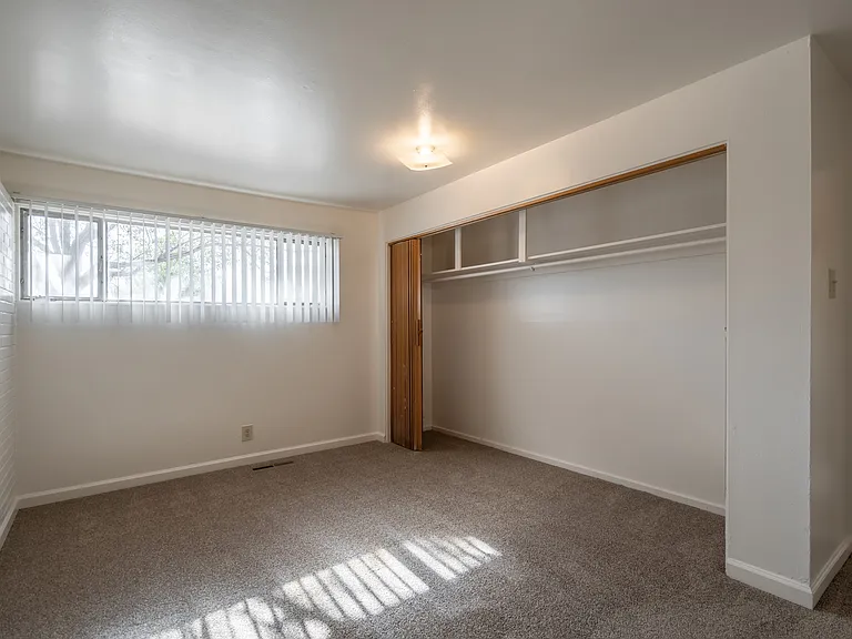 1525A Castle Pl SE — Photo 13