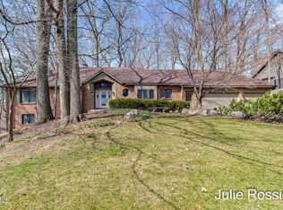 2519 Riveredge Dr SE, Grand Rapids, MI 49546