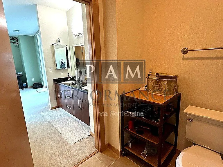 601 E Ogden Ave #601 — Photo 17