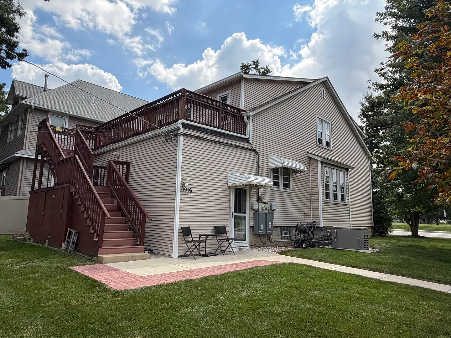 2 bed, 900 sqft, $2,000 — Photo 2