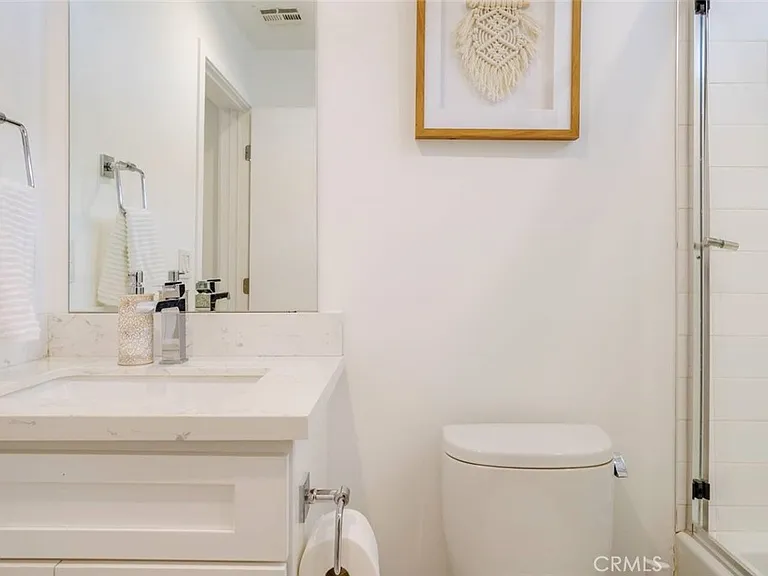 10916 Hesby St — Photo 39