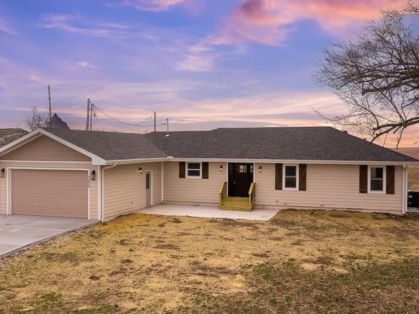 22844 147th St, Basehor, KS 66007