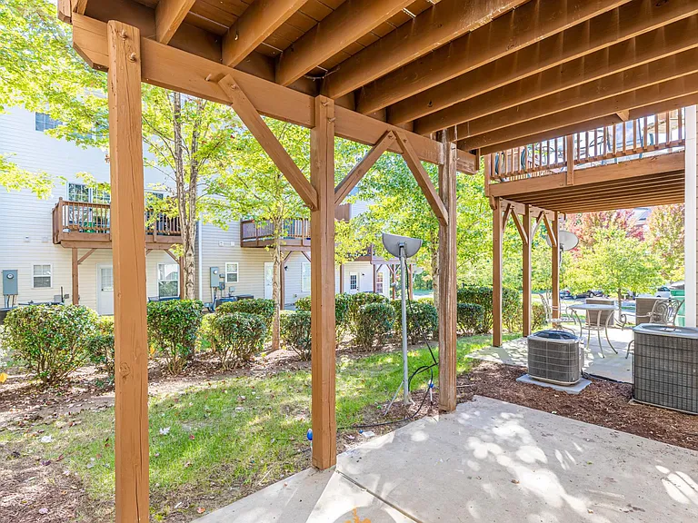 14106 Winford Ln — Photo 33