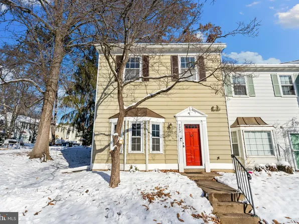 9950 Capperton Dr, Oakton, VA 22124