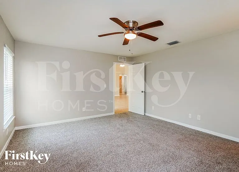 3032 NW 6th Ave — Photo 8
