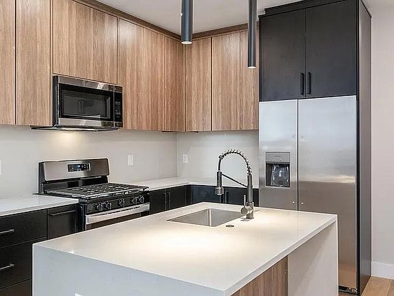 3rd image of 1808 Germantown Ave #3F