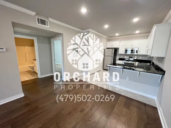 1900 E. Brookview Circle