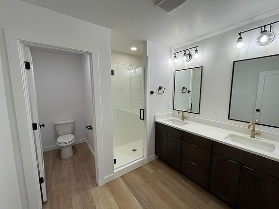 Upstairs Master Bath