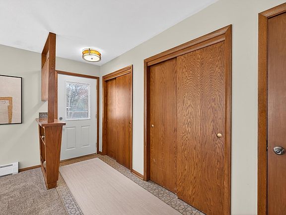 2nd image of 1045 19th Ave NE