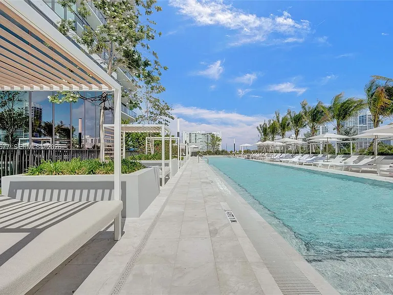 580 72nd St #Penthouse 13 — Photo 34