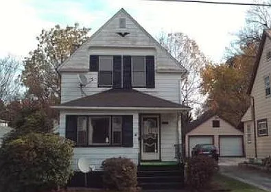 1064 Buena Vista Ave NE photo 1