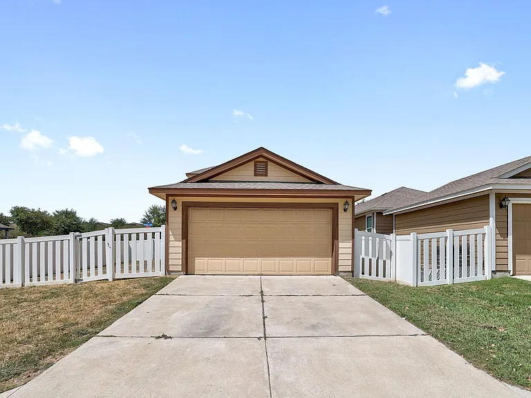 18317 Mammoth Cave Blvd — Photo 26