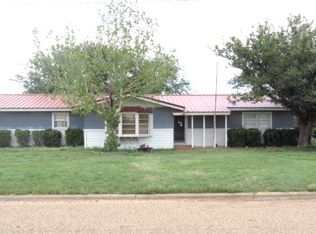 305 1st St, Lorenzo, TX 79343