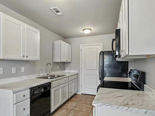 Haden Holly Station | 1002 S Holly St, Siloam Springs, AR