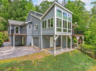 2 Pheasant Dr, Fairview, NC 28730