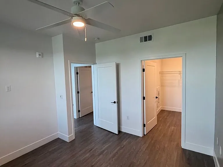 Cierra Apartments — Photo 8