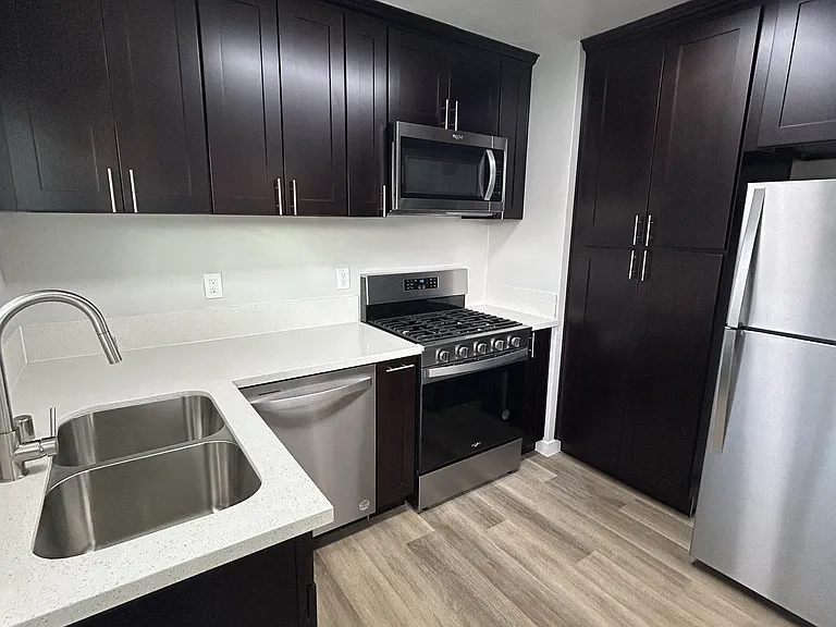Ladera Townhouse — Photo 25