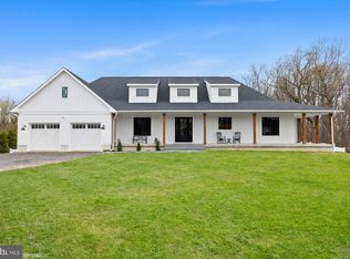 3 Gehring Ct, Mullica Hill, NJ 08062