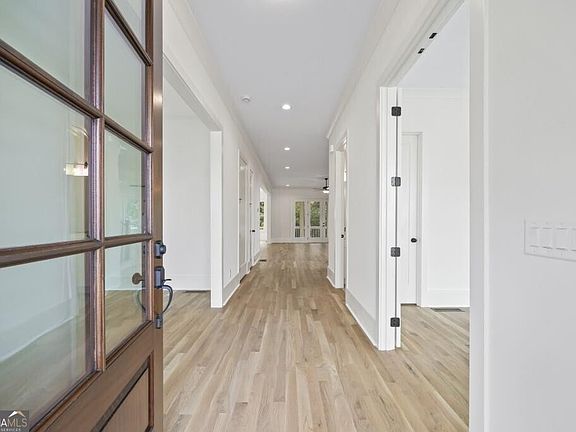 5th image of 611 Foster Park Ln