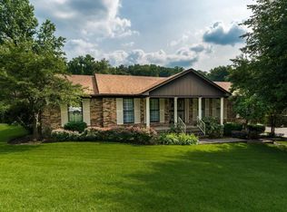 1926 Riva Ridge Rd, Louisville, KY 40214