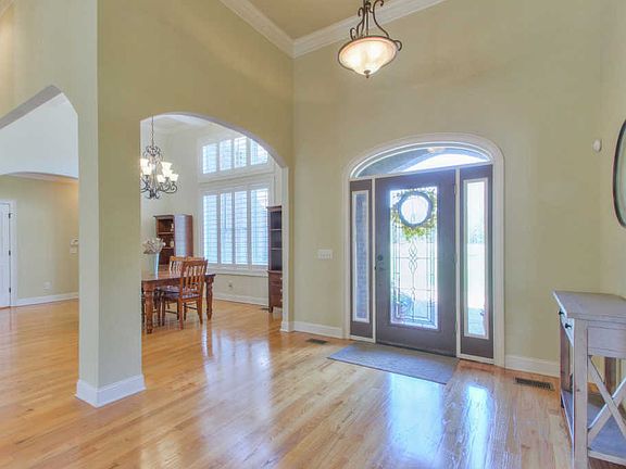 3rd image of 2049 Pebble Brook Dr