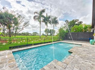 1431 E Sandpiper Cir, Pembroke Pines, FL 33026