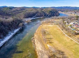 130 Ferry Xing, Fries, VA 24330