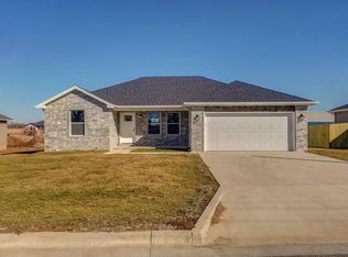 1732 S Landrum St, Mount Vernon, MO 65712