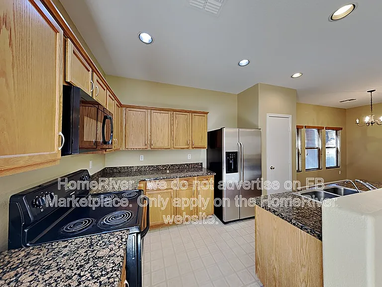 6435 W Sophie Ln — Photo 7