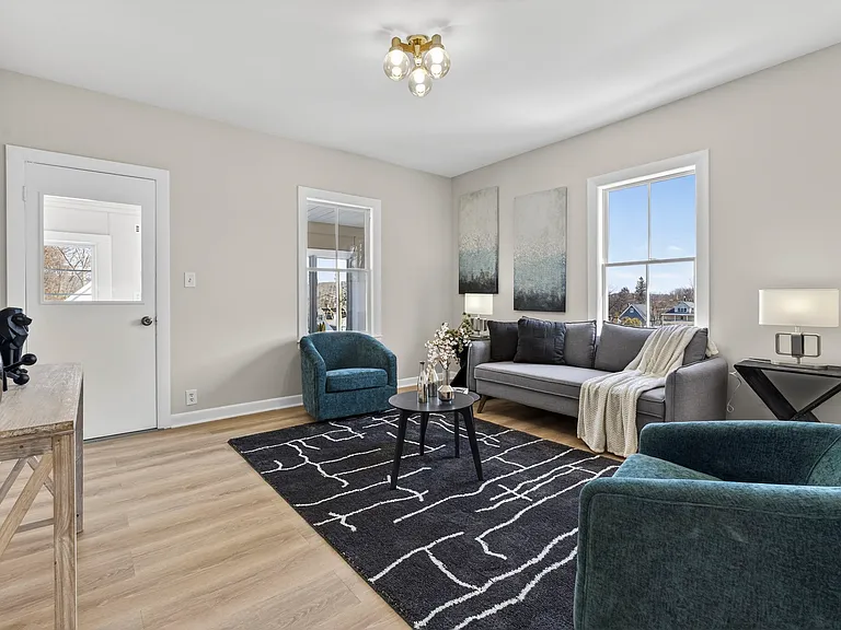 318 Charles St #2 — Photo 5