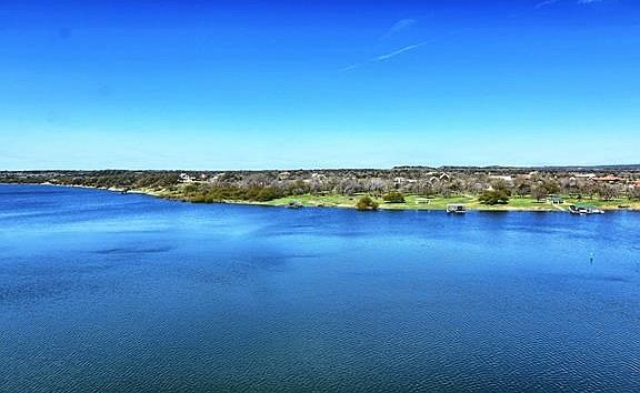 Boat ramp in neighborhood provides access to beautiful Lake Travis for great summer fun!