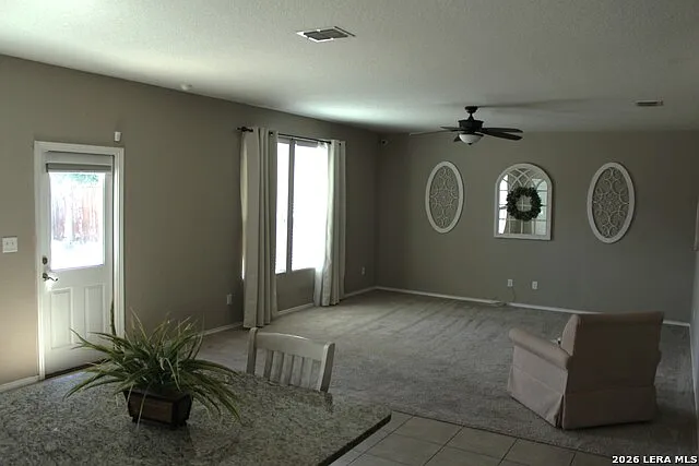4 bed, 2.5 bath, 2216 sqft, $2,200 — Photo 3