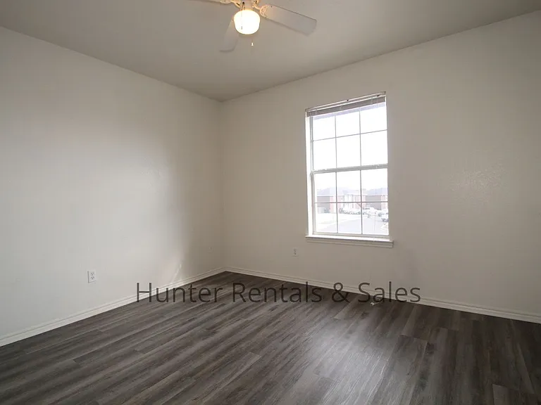 1710B Spring Rose Cir — Photo 11
