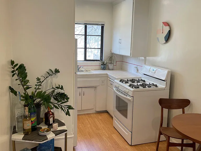 940 Hammond St #4 — Photo 2