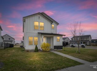 10651 Hot Springs Ave, Nampa, ID 83687