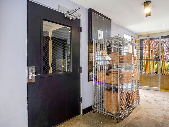 3rd image of 752 Bellevue Ave E Unit 23