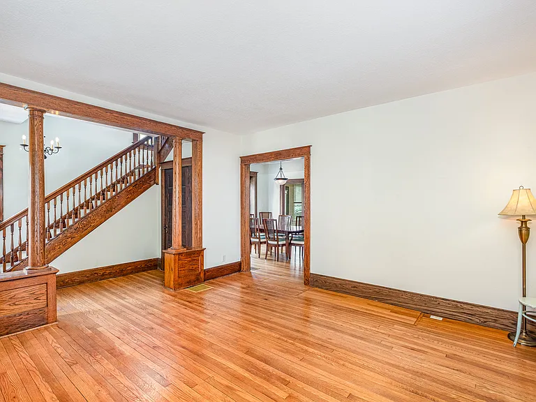 601 E Gambier St — Photo 13